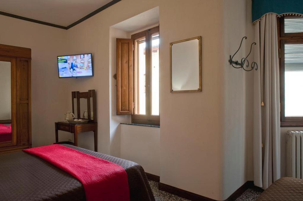 Dolce Rosa ♡ Centro Storico Bed & Breakfast Sansepolcro Exterior photo