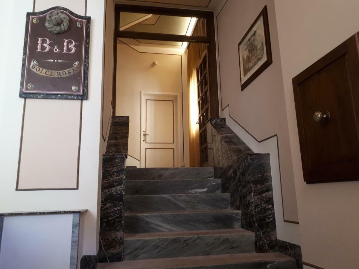 Dolce Rosa ♡ Centro Storico Bed & Breakfast Sansepolcro Exterior photo